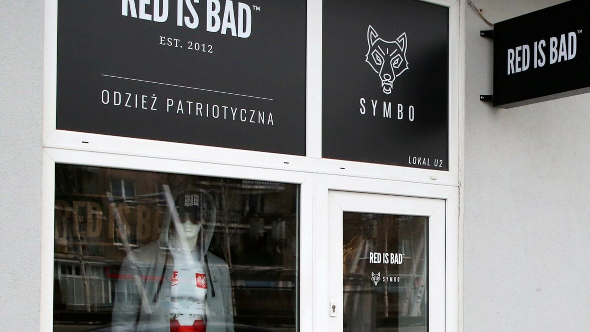 Sklep Red is Bad na placu SzembekaFot. Piotr Molecki/East News. Warszawa, 01.03.2020. Otwarcie sklepu marki Red is Bad na placu Szembeka, w Narodowy Dzien Pamieci Zolnierzy Wykletych.Piotr Molecki