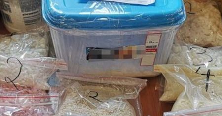Nastolatek chciał odebrać przesyłkę. Pod paczkomatem przeżył szok