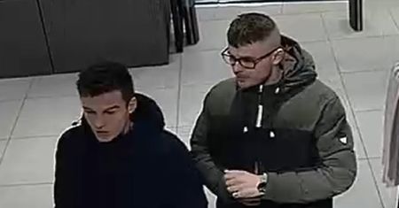 Ukradli ze sklepu trzynaście par spodni. Policja prosi o pomoc w ustaleniu tożsamości sprawców