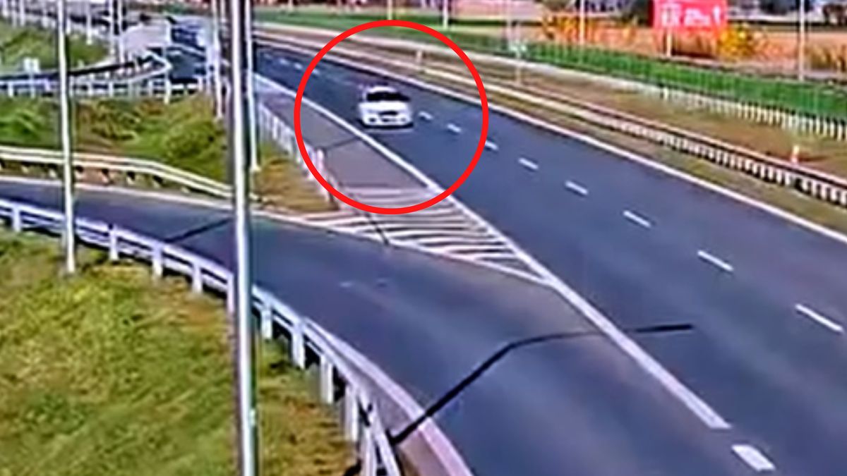 Cofał na S5. Doszło do wypadku.