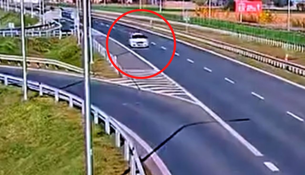 Zaczął cofać na S5. Dramatyczny finał. Jest nagranie
