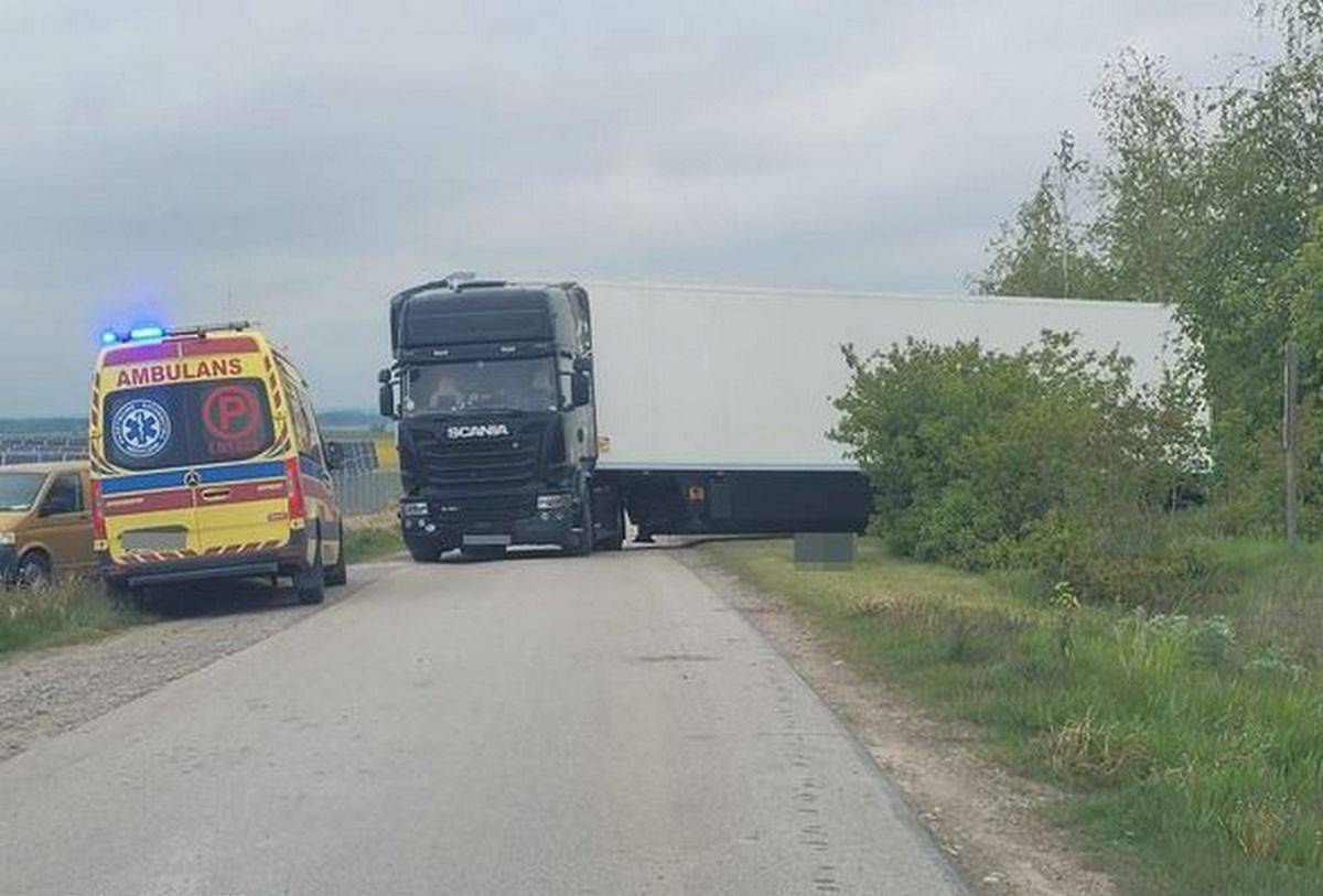 Tragedia na drodze pod Chełmem. Mężczyzna zmarł za kierownicą ciężarówki