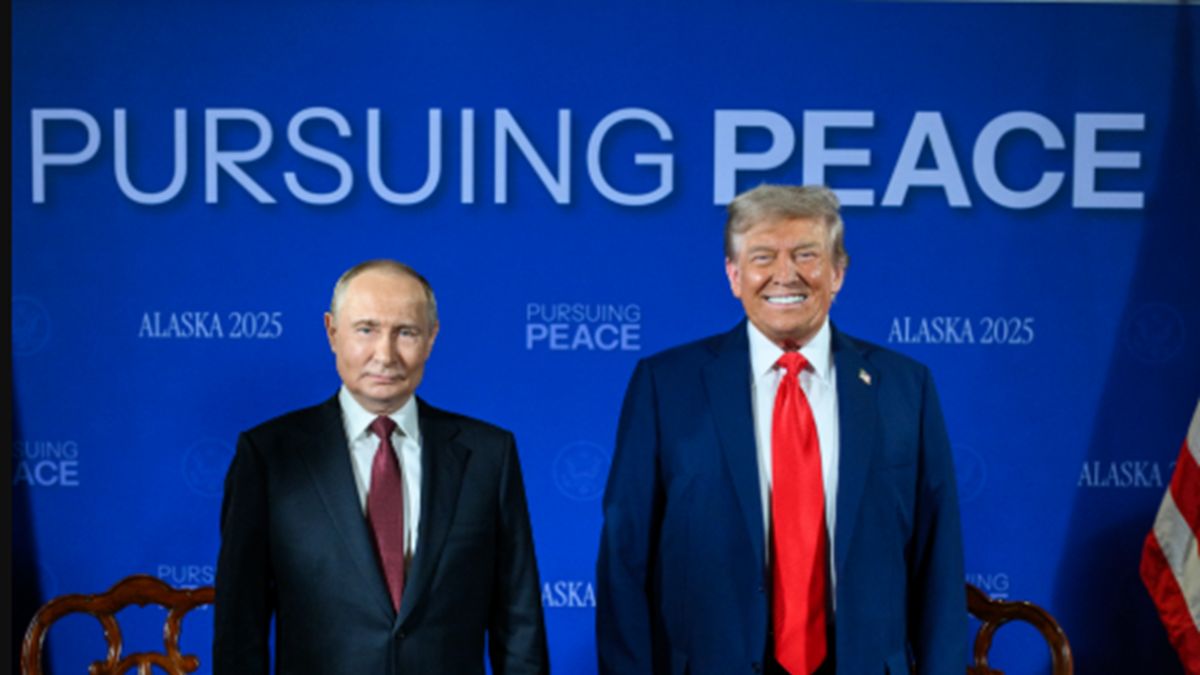 Biały Dom opublikował zdjęcie Putina i Trumpa.