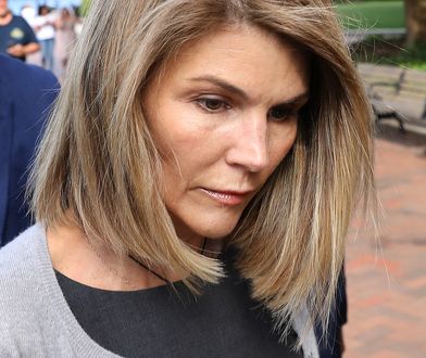 Buciory, brak mydła, leżanka. Lori Loughlin trafiła do więziennego piekła