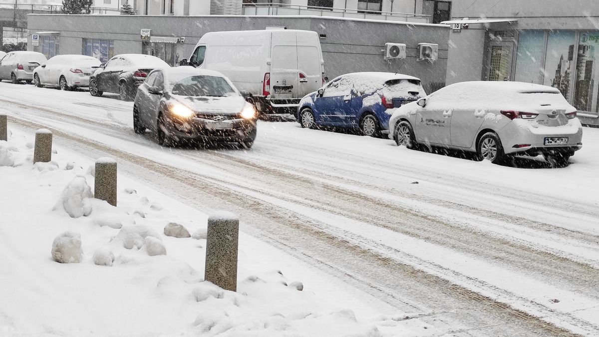 Zima staje się dla młodszych kierowców wyjątkowym zjawiskiem, a przez to mogą popełniać spore błędy.