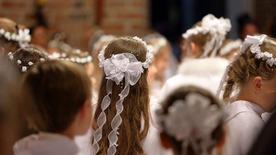 123rf.com Komunia to uroczystość religijna, której towarzyszą wyjątkowe prezenty