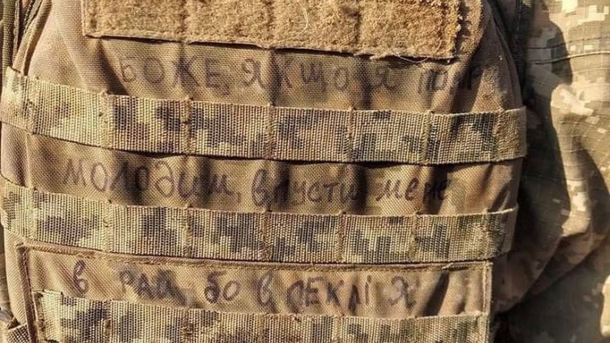 Napis na plecaku żołnierza chwyta za serce
