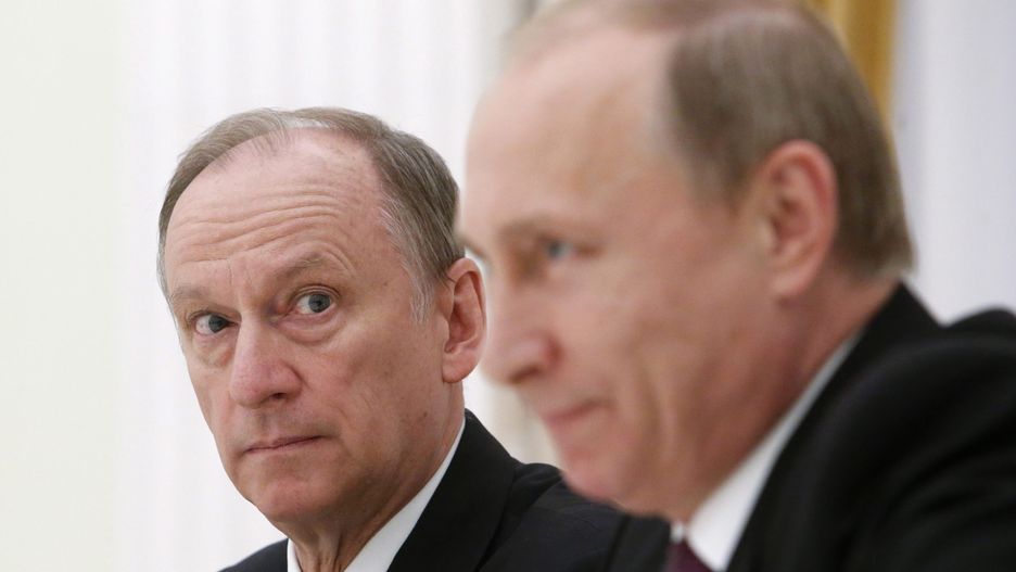 Putin attends a meeting with the BRICS countries' senior officials in Moscow
epa04768637 Russian Security Council Secretary Nikolai Patrushev (L) looks at President Vladimir Putin during a meeting with the BRICS countries' senior officials in charge of security matters at the Kremlin in Moscow, Russia, 26 May 2015.  EPA/SERGEI KARPUKHIN / POOL 
Dostawca: PAP/EPA.
SERGEI KARPUKHIN / POOL