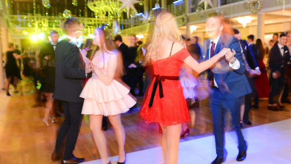 Płacą krocie za studniówkę. "Najwięcej wyszło za salę, bo w sumie 50 tys. zł"