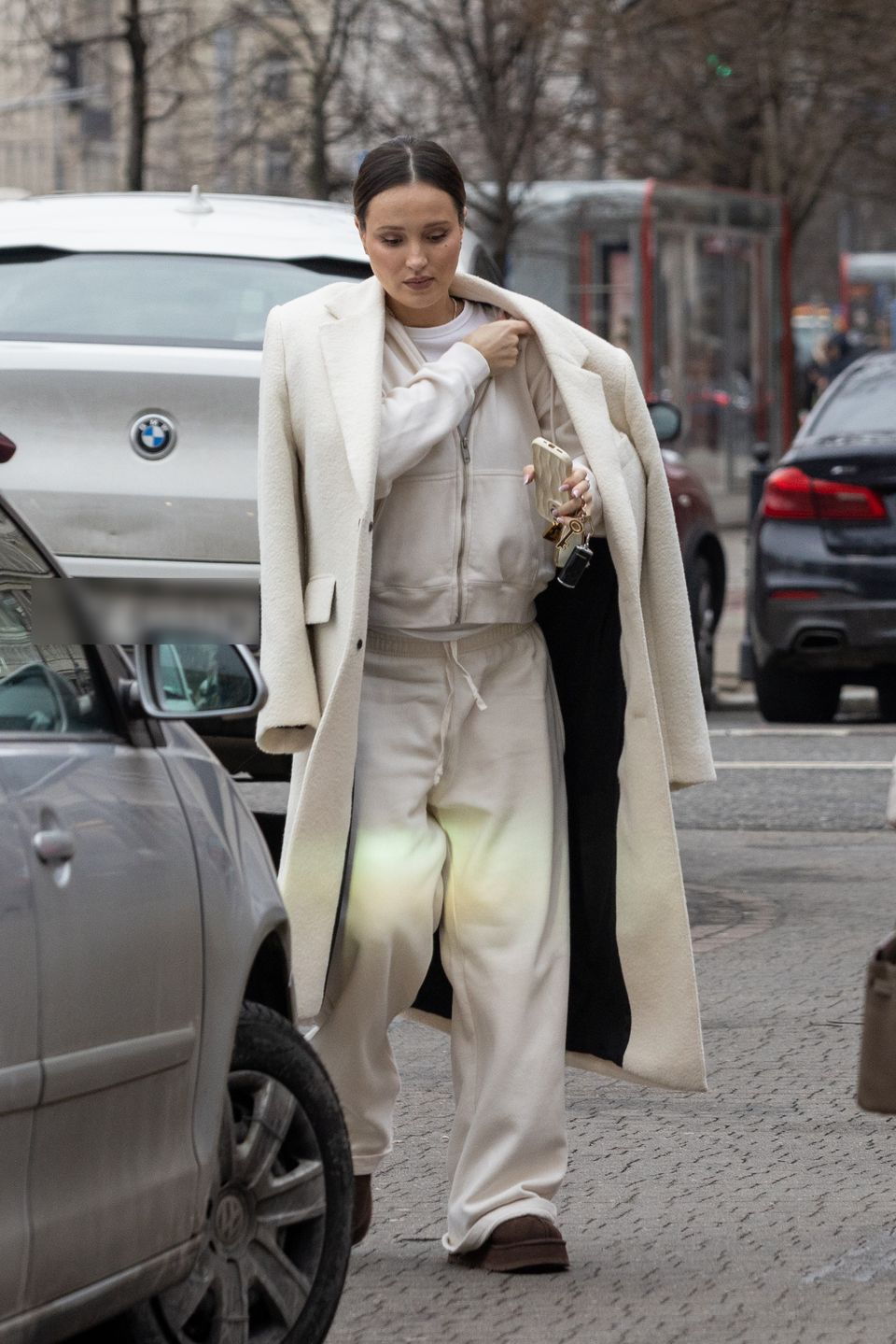 Ciężarna Marina wyskoczyła na miasto w towarzystwie mamy