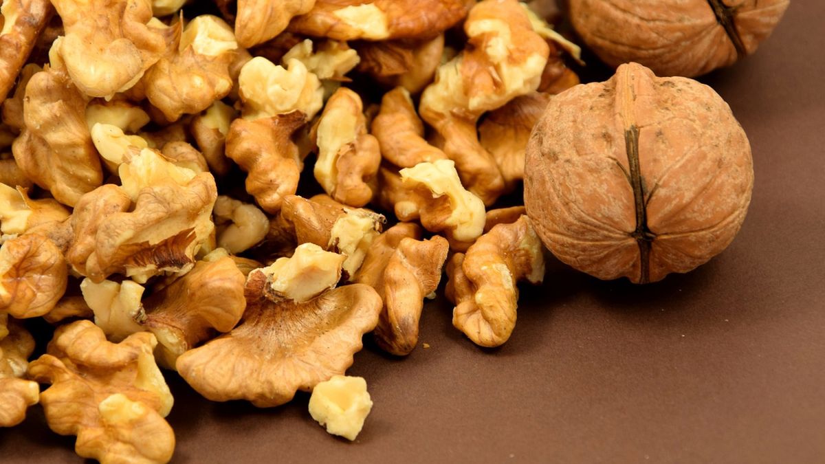 Tak łatwo rozłupiesz orzechy włoskie bez dziadka do orzechów