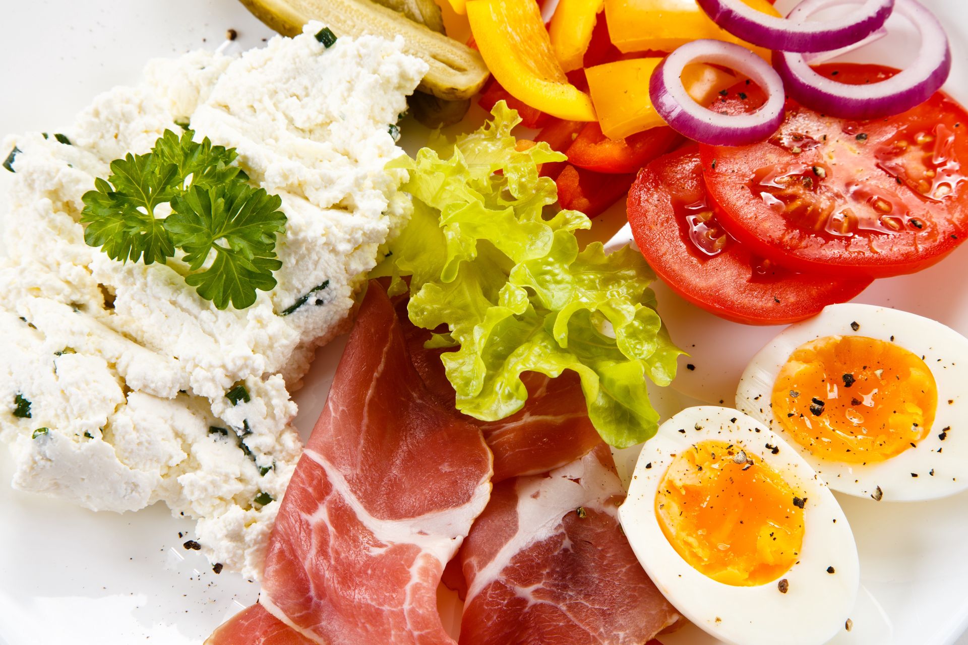 Najpopularniejsza dieta może zaszkodzić. Podążanie za modą osłabia kości i jelita