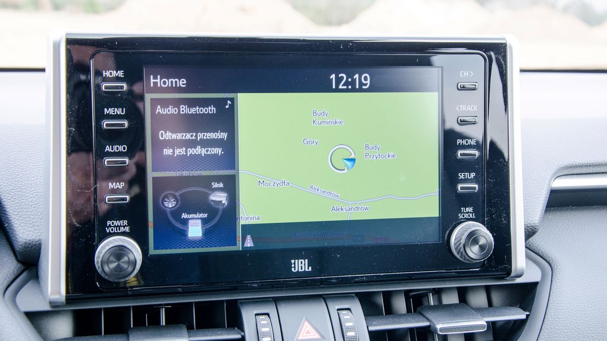 Nowsze nawigacje poradziły sobie z resetem. Starych... nikt już nie używa.