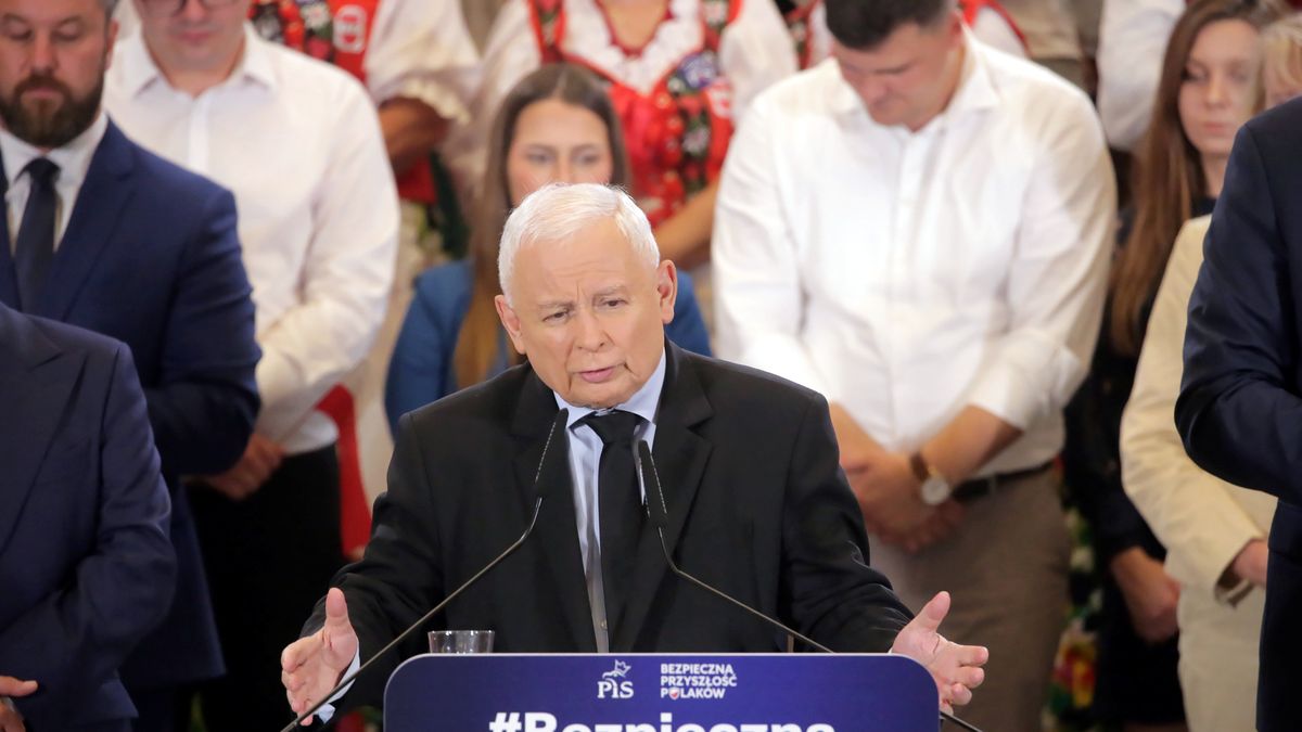 Elbląg, 13.09.2023. Kampania wyborcza do parlamentu 2023. Prezes PiS, wicepremier Jarosław Kaczyński podczas spotkania z sympatykami ugrupowania w Elblągu, 13 bm. (amb) PAP/Tomasz Waszczuk