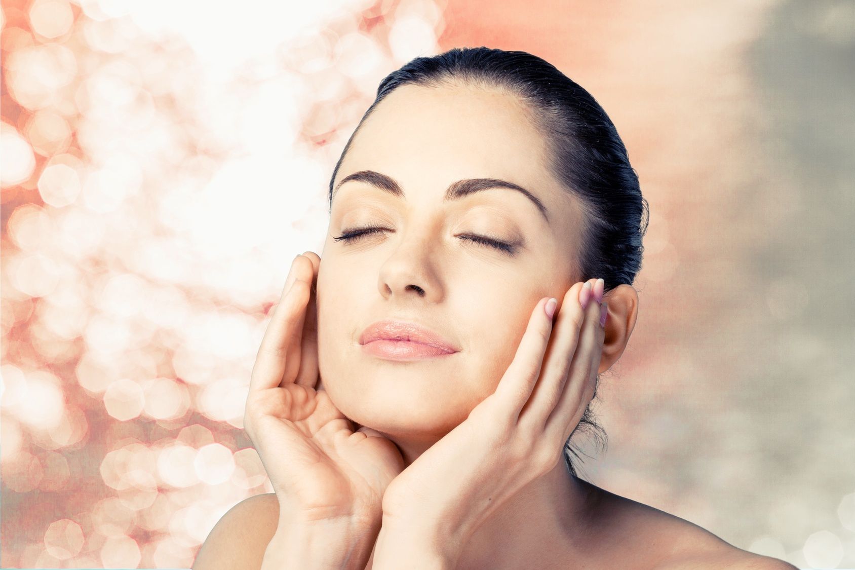 Regularny masaż twarzy również może okazać się prostym środkiem na pozbycie się zmarszczek