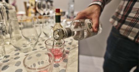 Uzależnieni w święta. "Kultura picia" nie ułatwia im walki z nałogiem