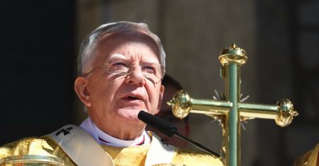 Abp Jędraszewski mówił o niżu demograficznym. Cytował słowa prymasa o "matkach mordujących dzieci"