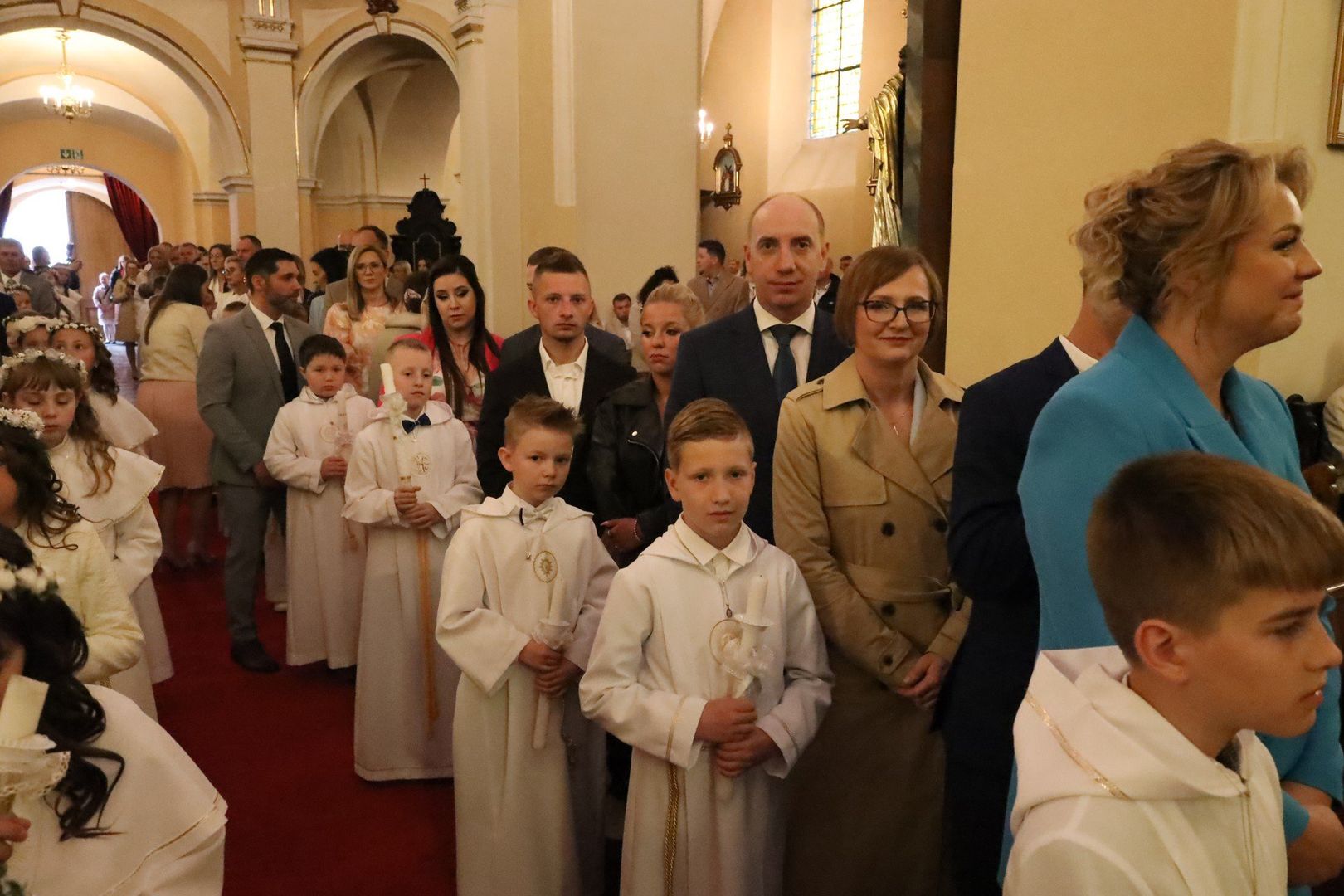 W tym ważnym dniu dzieciom towarzyszyły rodziny, najbliżsi i znajomi