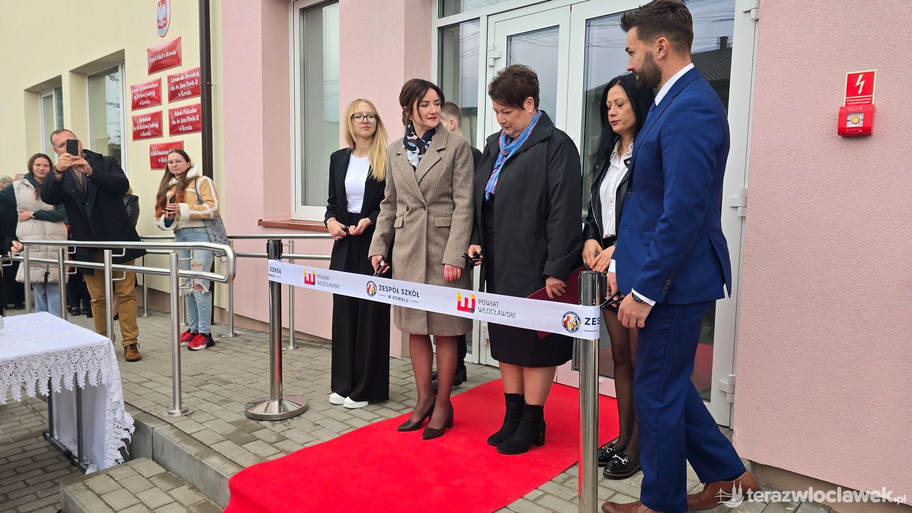 Otwarcie nowego budynku Zespołu Szkół w Kowalu i sztandar