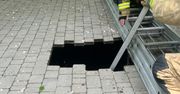 Nagle zapadł się chodnik. Czterolatka w pułapce w Odessie