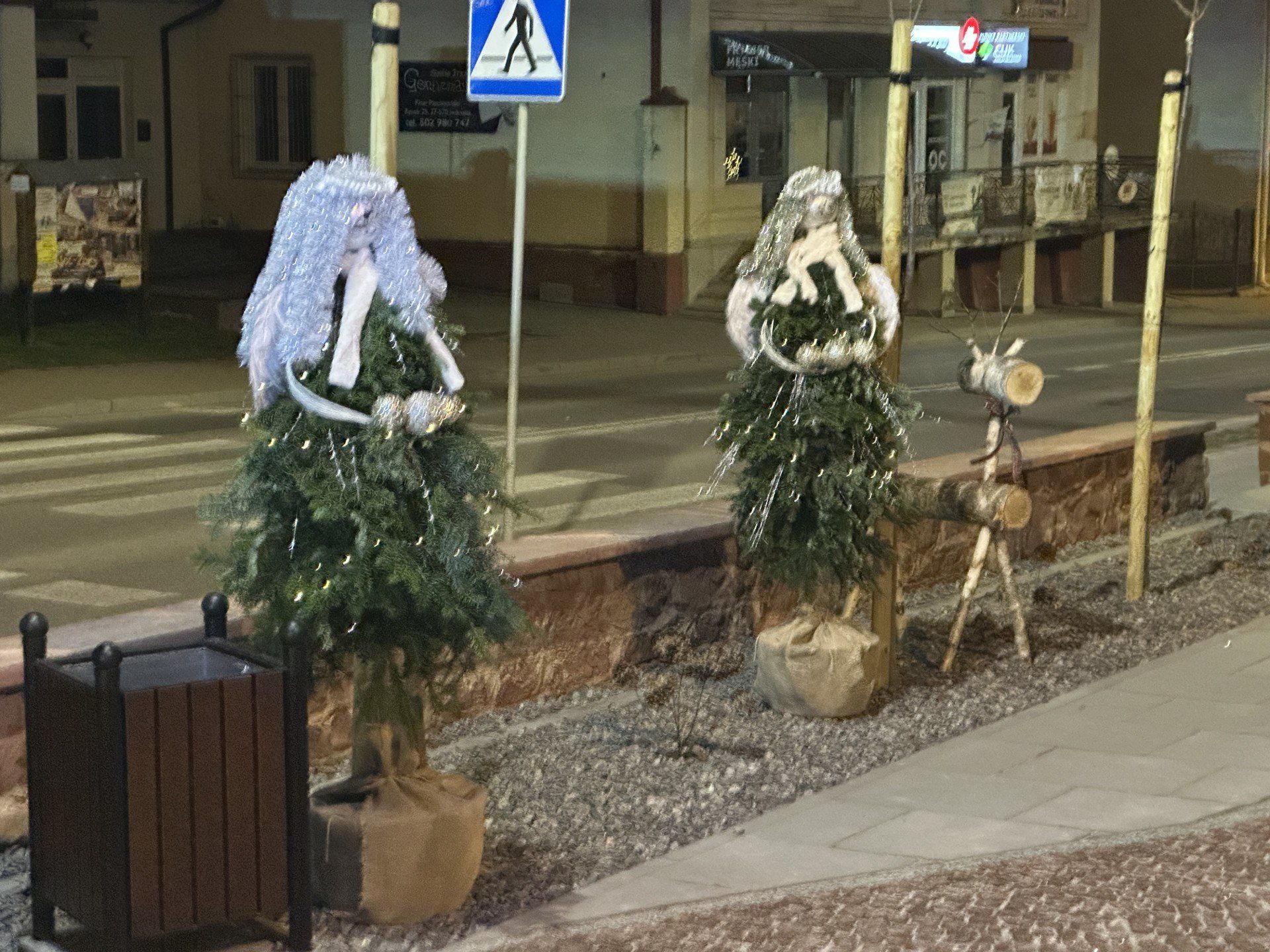 Miasto zdobią ciekawe dekoracje