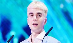 Koncert Maty i konieczna ewakuacja. Potężna burza uszkodziła scenę