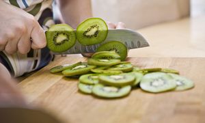 Dodaj te owoce do diety. Twoje jelita ci podziękują