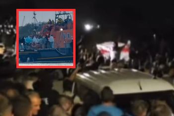 Przypłynęło 140 migrantów. Protestujący starli się z policją w Wielkiej Brytanii