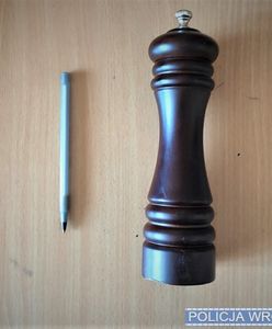 Wrocław. Młynkiem do pieprzu w BMW. 63-latek nie przepadał za niemieckimi samochodami