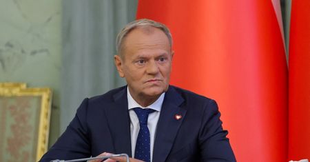 "By pokryły potrzeby społeczne". Tusk wyjaśnia cel podwyżki podatku bankowego
