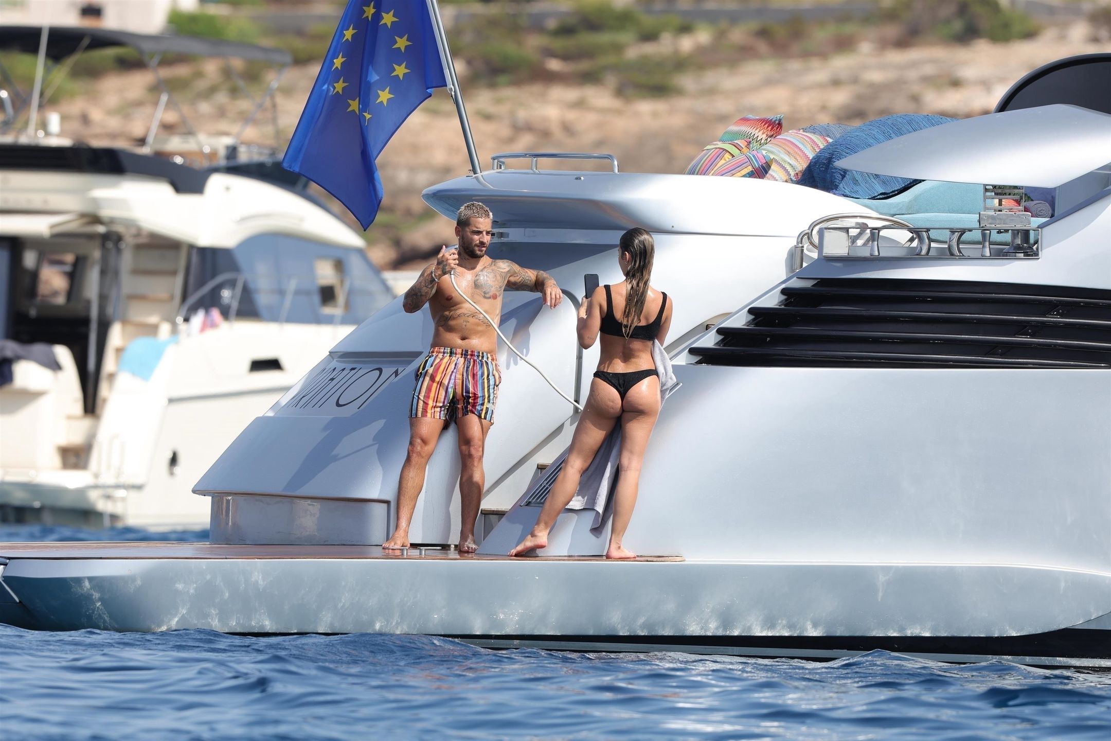 Maluma wypoczywa na jachcie z ukochaną