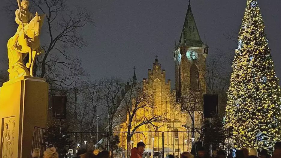 Choinka na koneckim rynku rozbłyśnie w piątek 5 grudnia