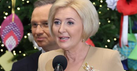 Złożyła Polakom życzenia. Włożyła kreację jak na sylwestra