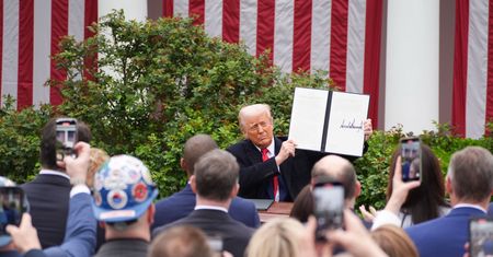 "Amerykańska mania ceł". Świat reaguje na dekret Trumpa
