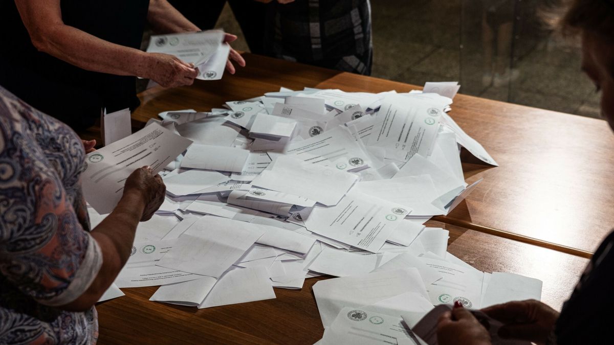 Liczenie głosów. Zdjęcie ilustracyjne 