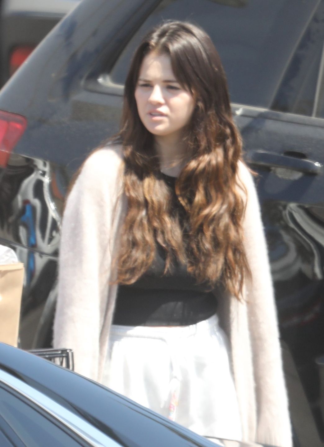 Naturalna Selena Gomez robi zakupy z przyjaciółmi