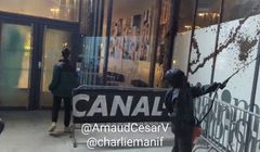 Centrala Canal+ zdewastowana przez aktywistów