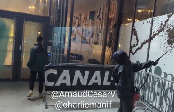 Centrala Canal+ zdewastowana przez aktywistów