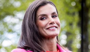 Królowa Letizia zadaje szyku podczas wizyty w Holandii. Postawiła na odważne kolory