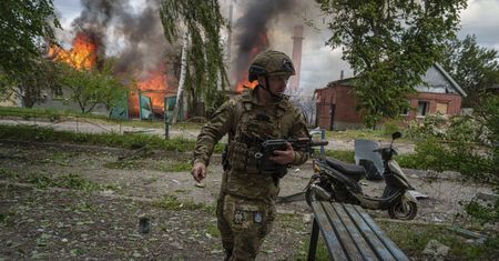 Wołczańsk z godziny na godzinę znika z mapy, a w Ukrainie szukają winnych