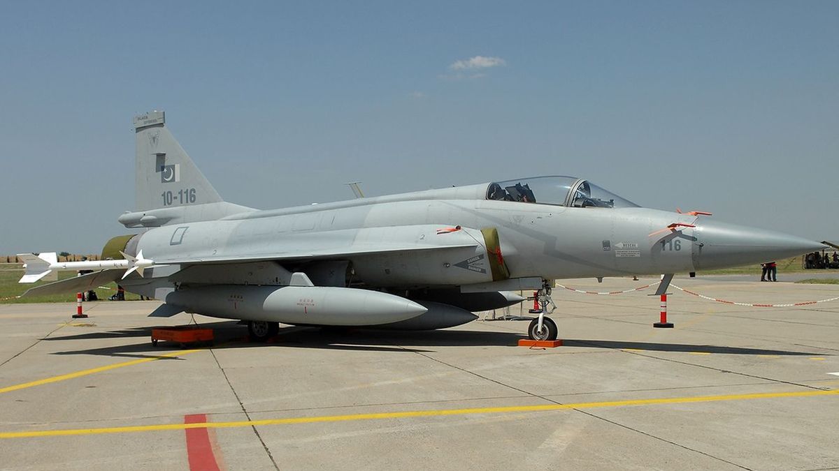 Pakistan oferuje Arabii Saudyjskiej myśliwce JF-17 Thunder