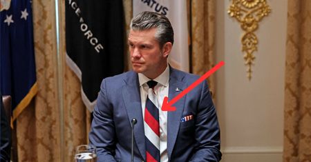 Afera z krawatem Hegsetha. Tak wyglądał na spotkaniu z Zełenskim