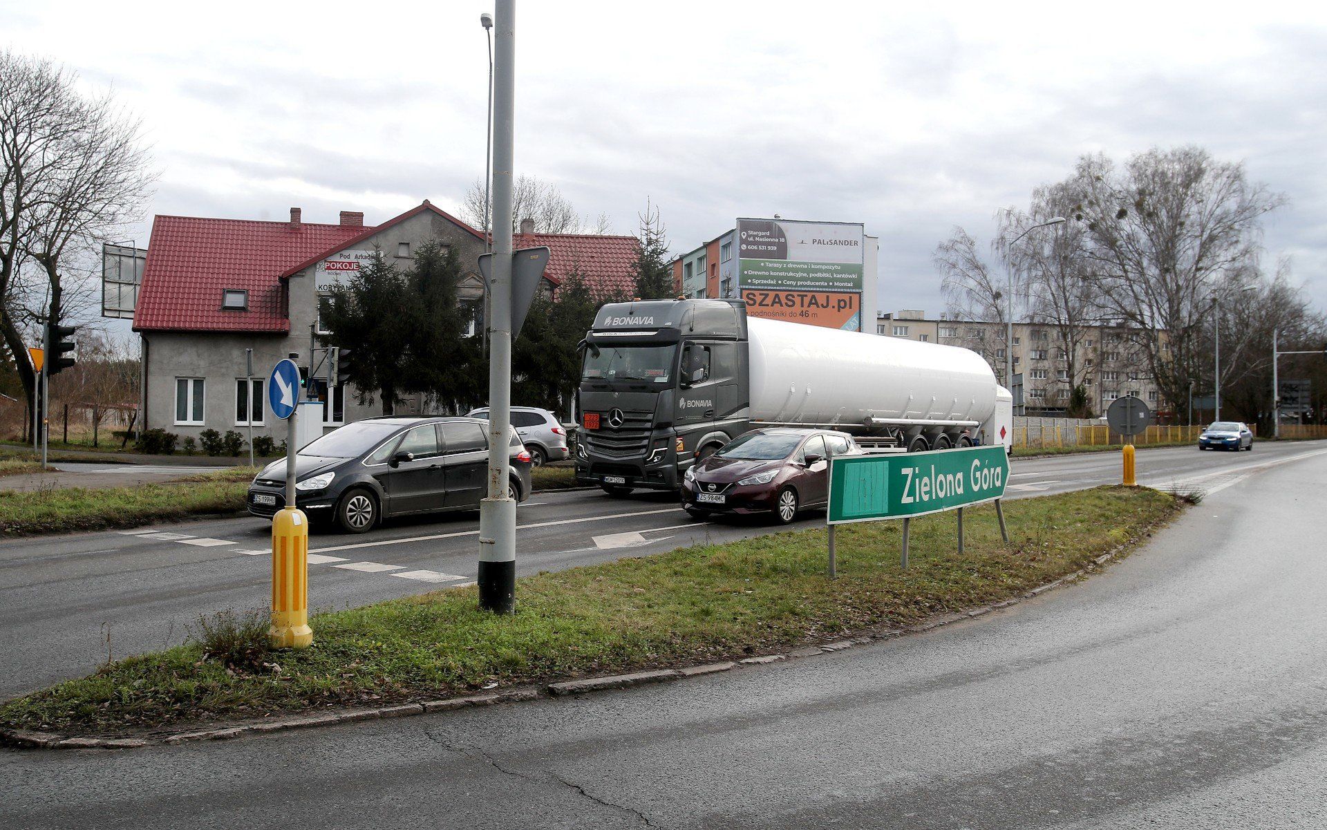 Inwestycja obejmuję budowę odcinka S10 o długości 4,4 km omijającego od północy szczecińskie osiedle Płonia. Trasa pozwoli na wyprowadzenie tranzytu z obszaru zabudowanego na terenie miasta Szczecin, na którym jest szereg skrzyżowań i przejść dla pieszych