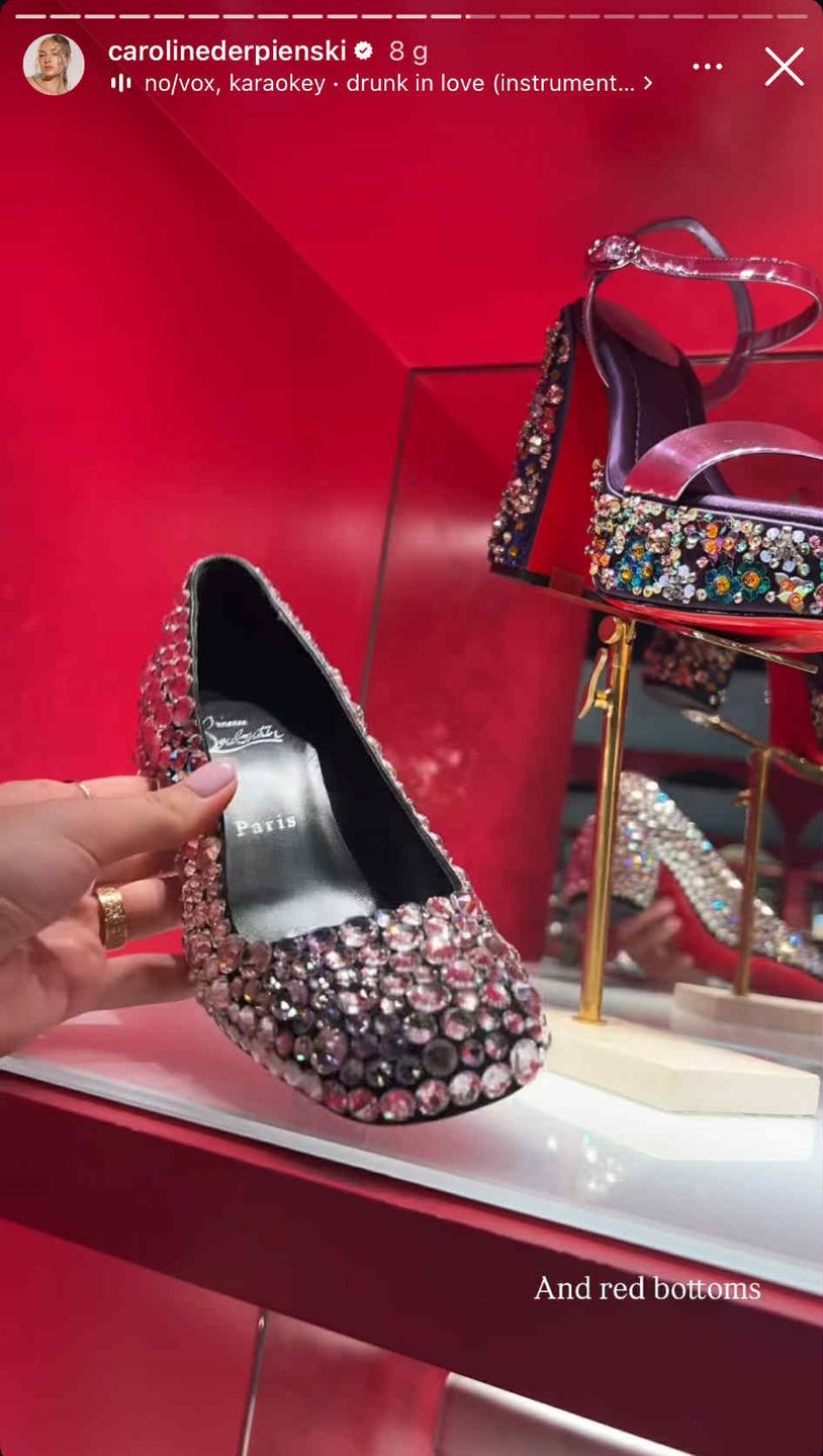 Caroline Derpienski chwali się zakupami