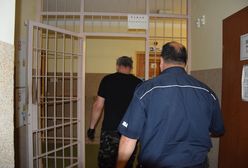 Puck. Butelka z listem zachęcającym do seksu i cukierkami. Zatrzymano 48-latka