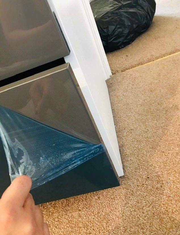 Kolor niebieski był barwą folii, a nie szafki. Odkrycie tego zajęło 3 lata