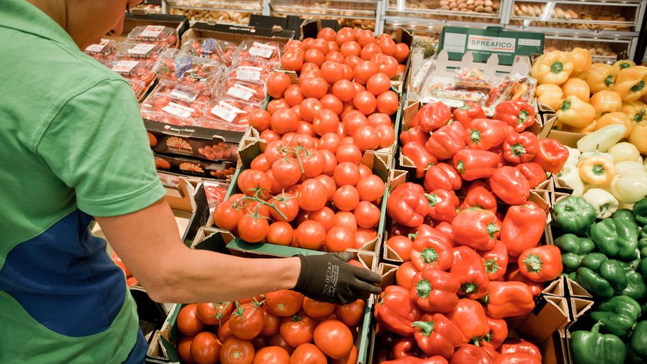 Ile kosztują polskie warzywa w dyskontach?
