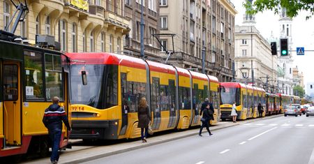 Mężczyzna wciągnięty pod tramwaj. Motornicza skazana