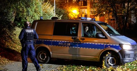 Atak nożownika w Warszawie. Ranny zdołał przebiec kilkaset metrów