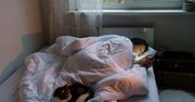 Pokolenie Z gnije w łóżku. Czym jest bed rotting?